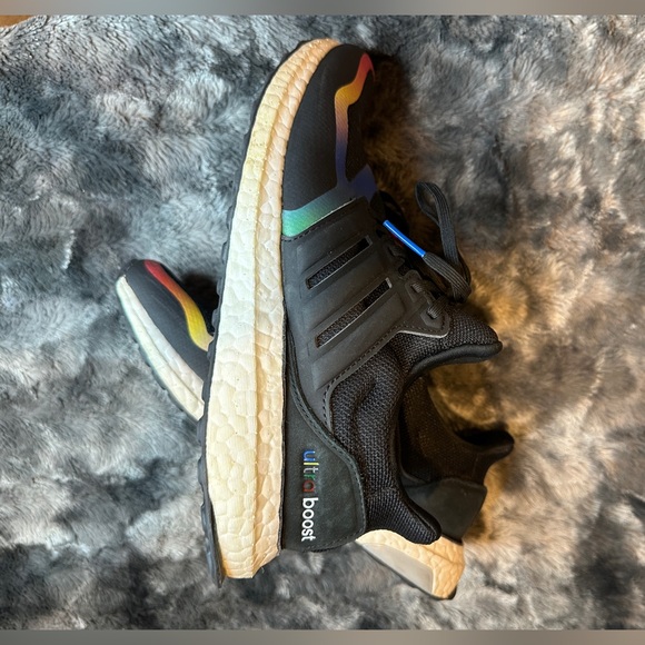 Adidas Ultraboost SZ 6.5 - Picture 6 of 9